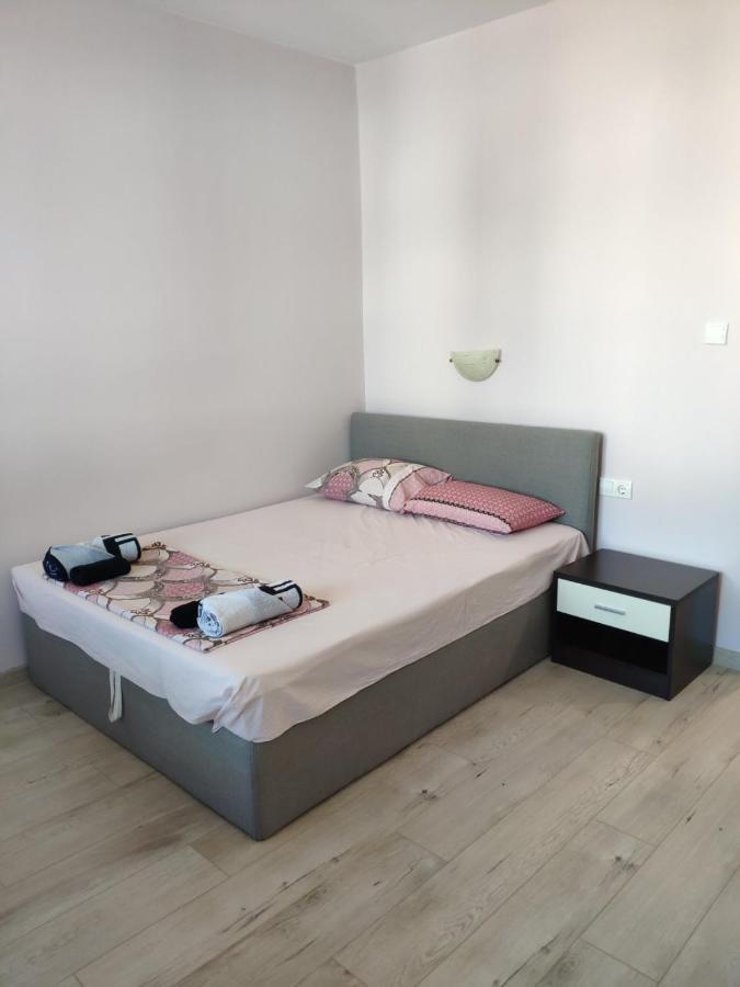 Liliya Apartment Pleven Eksteriør billede