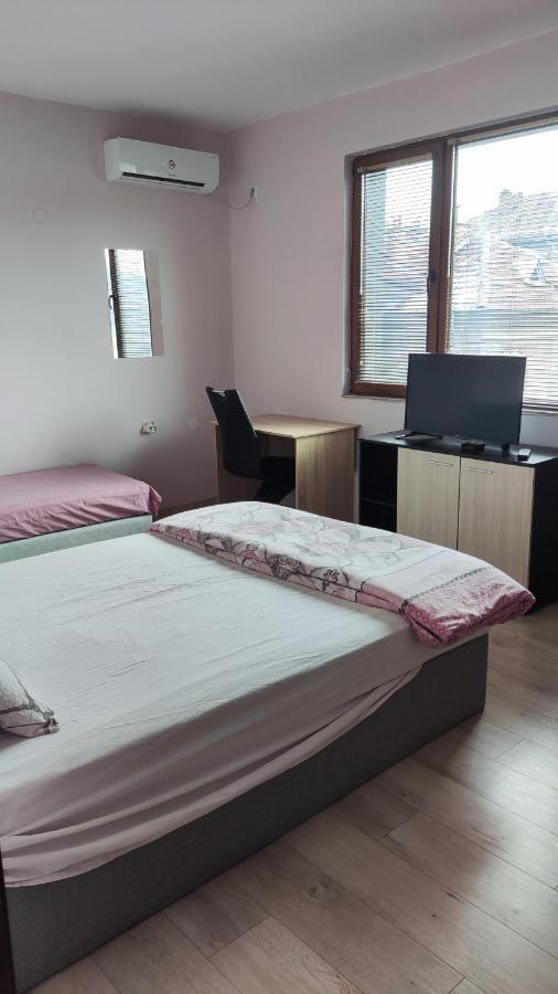 Liliya Apartment Pleven Eksteriør billede